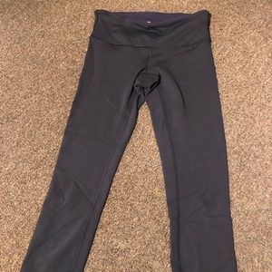 Gently Worn Lululemon Crop Reversible Legging 4